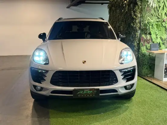 PORSCHE-MACAN-2014