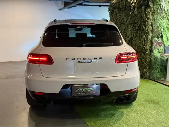 PORSCHE-MACAN-2014