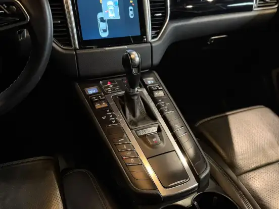 PORSCHE-MACAN-2014