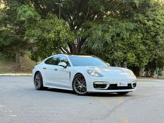 PORSCHE-PANAMERA-2023