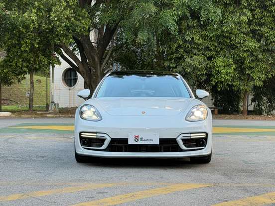 PORSCHE-PANAMERA-2023