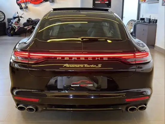 PORSCHE-PANAMERA-2021