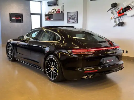 PORSCHE-PANAMERA-2021