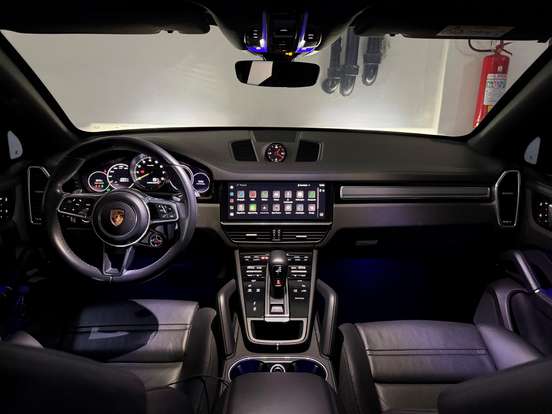 PORSCHE-CAYENNE-2023