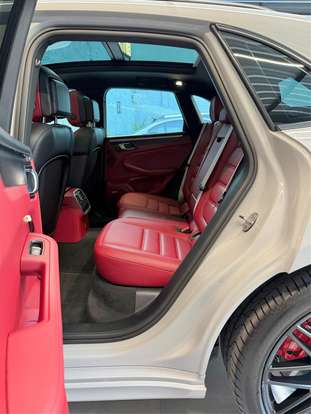 PORSCHE-MACAN-2022