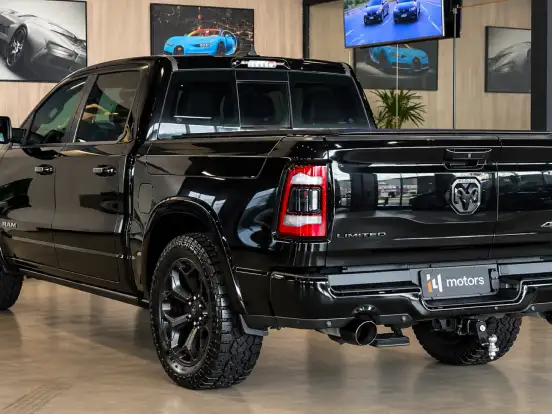 RAM-1500-5.7 V8 GASOLINA LIMITED NIGHT EDITION CD 4X4 AUTOMÁTICO RAM-1500-2023