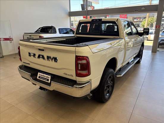 RAM-2500-6.7 I6 TURBO DIESEL LARAMIE CD 4X4 AUTOMÁTICO RAM-2500-2024