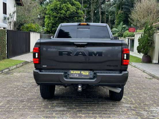 RAM-3500-6.7 I6 TURBO DIESEL LARAMIE NIGHT EDITION CD 4X4 AUTOMÁTICO RAM-3500-2022