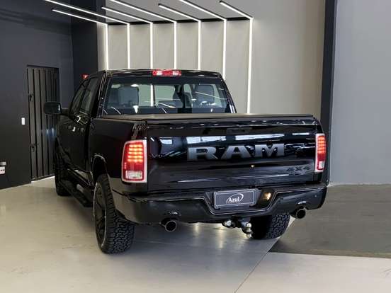 RAM-CLASSIC-5.7 V8 GASOLINA LARAMIE CD 4X4 AUTOMÁTICO RAM-CLASSIC-2022