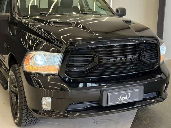 RAM-CLASSIC-5.7 V8 GASOLINA LARAMIE CD 4X4 AUTOMÁTICO RAM-CLASSIC-2022