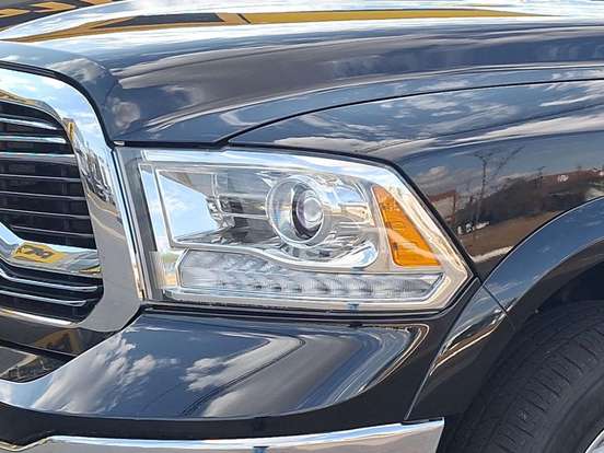 RAM-CLASSIC-5.7 V8 GASOLINA LARAMIE CD 4X4 AUTOMÁTICO RAM-CLASSIC-2023