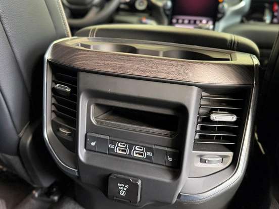 RAM-1500-3.0 HURRICANE 6 BITURBO GASOLINA LARAMIE CD 4X4 AUTOMÁTICO RAM-1500-2025