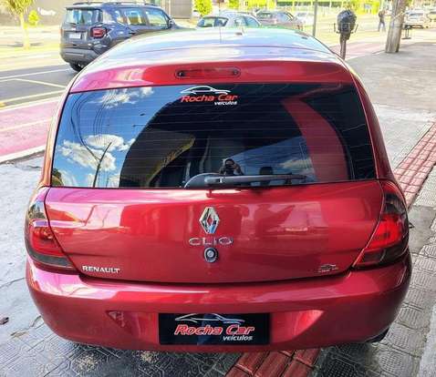 RENAULT-CLIO-2015
