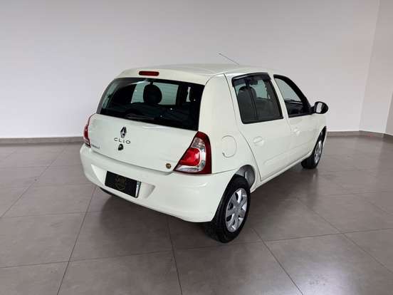 RENAULT-CLIO-2015