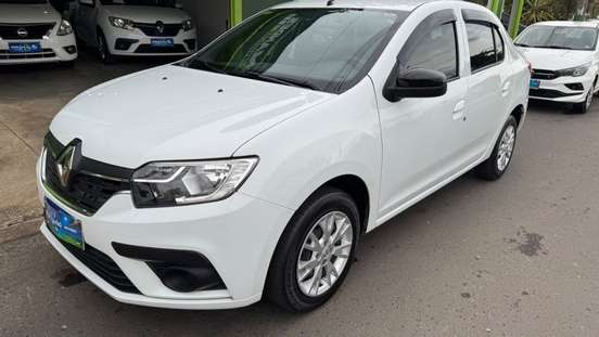RENAULT-LOGAN-2021