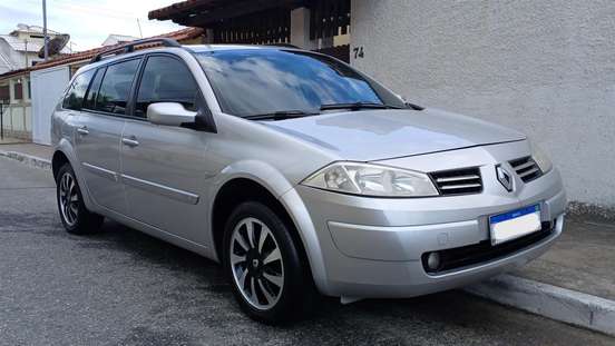 RENAULT-MEGANE-2011