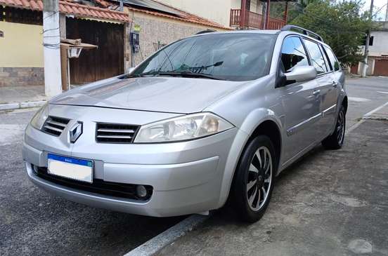 RENAULT-MEGANE-2011
