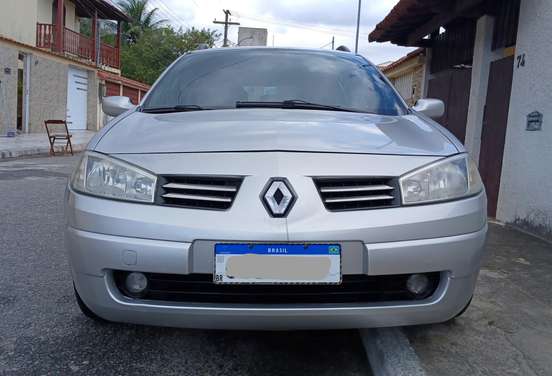RENAULT-MEGANE-2011