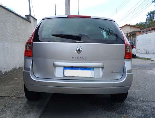 RENAULT-MEGANE-2011