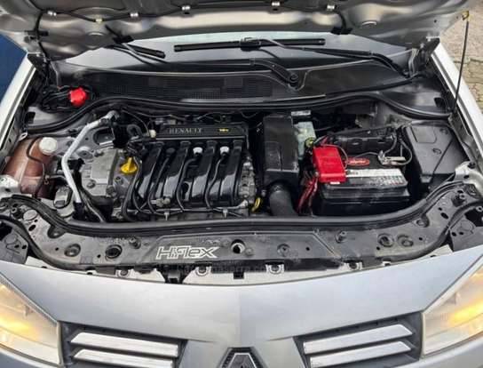 RENAULT-MEGANE-2011