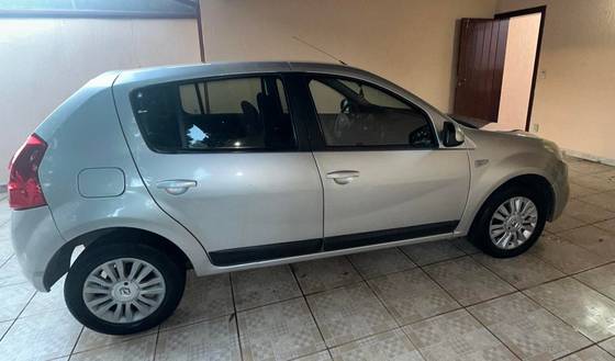RENAULT SANDERO 1.6 PRIVILÉGE 16V FLEX 4P MANUAL