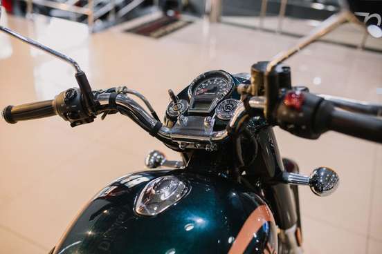 ROYAL ENFIELD-CLASSIC 350-2024
