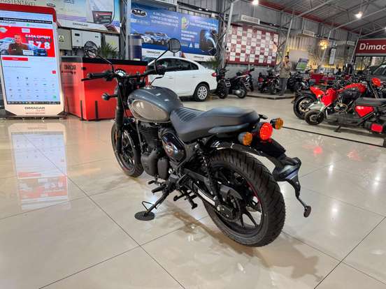 ROYAL ENFIELD-HUNTER 350-2026