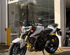 SUZUKI GSR 750 SUZUKI GSR 750