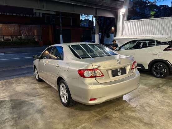 TOYOTA-COROLLA-2013