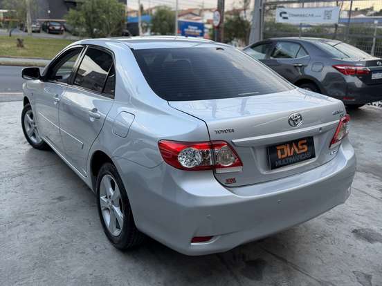 TOYOTA-COROLLA-2012