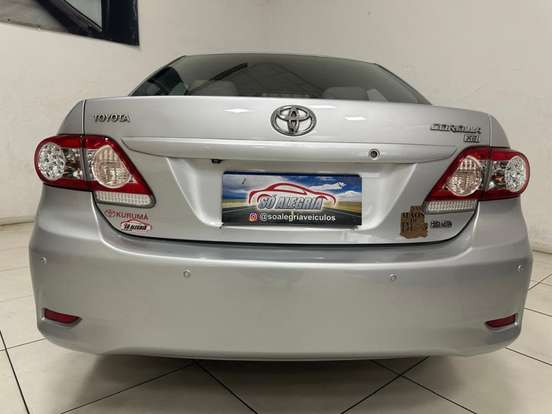 TOYOTA-COROLLA-2013