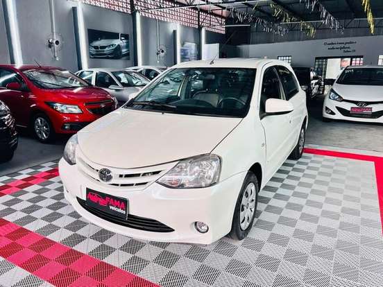TOYOTA-ETIOS-2016