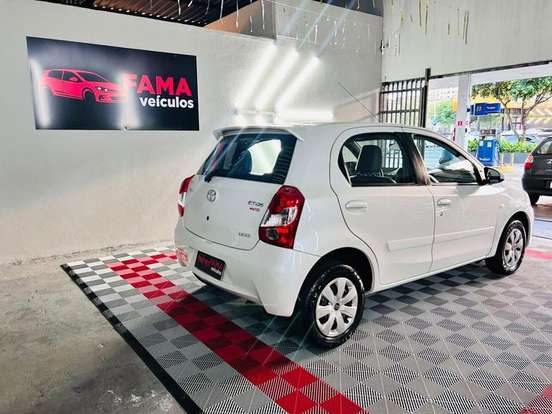 TOYOTA-ETIOS-2016
