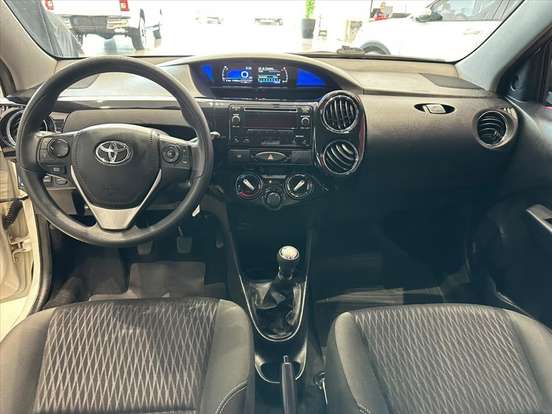 TOYOTA-ETIOS-2019