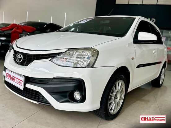 TOYOTA-ETIOS-2017