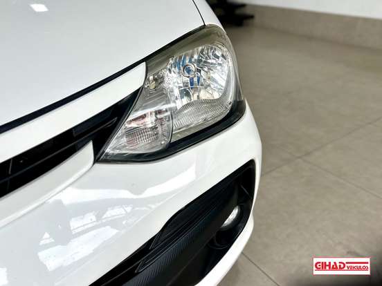 TOYOTA-ETIOS-2017