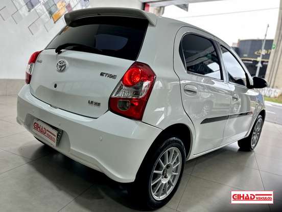 TOYOTA-ETIOS-2017