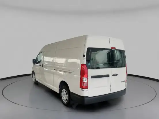 TOYOTA-HIACE-2.8 D-4D TURBO DIESEL MINIBUS 15+1 DX AUTOMÁTICO TOYOTA-HIACE-2025