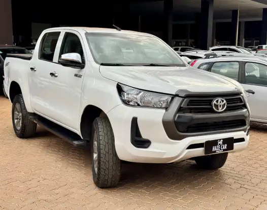 TOYOTA-HILUX-2021