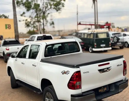 TOYOTA-HILUX-2021