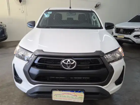 TOYOTA-HILUX-2.8 D-4D TURBO DIESEL CD POWER PACK 4X4 MANUAL TOYOTA-HILUX-2023