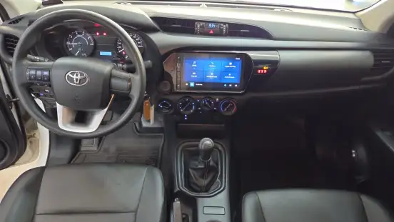 TOYOTA-HILUX-2023