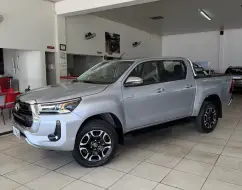 TOYOTA HILUX 2.8 D-4D TURBO DIESEL CD SRV 4X4 AUTOMÁTICO TOYOTA HILUX 2.8 D-4D TURBO DIESEL CD SRV 4X4 AUTOMÁTICO
