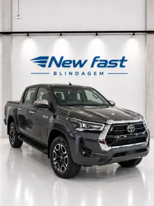 TOYOTA-HILUX-2.8 D-4D TURBO DIESEL CD SRX 4X4 AUTOMÁTICO TOYOTA-HILUX-2026
