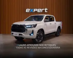 TOYOTA HILUX 2.8 D-4D TURBO DIESEL CD SRX 4X4 AUTOMÁTICO TOYOTA HILUX 2.8 D-4D TURBO DIESEL CD SRX 4X4 AUTOMÁTICO