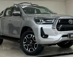 TOYOTA HILUX 2.8 D-4D TURBO DIESEL CD SRX 4X4 AUTOMÁTICO TOYOTA HILUX 2.8 D-4D TURBO DIESEL CD SRX 4X4 AUTOMÁTICO