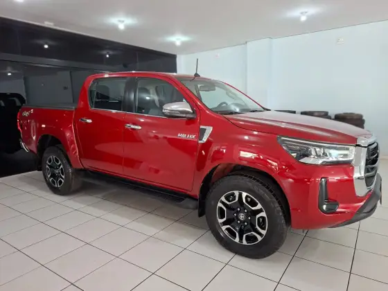 TOYOTA HILUX 2.8 D-4D TURBO DIESEL CD SRX 4X4 AUTOMÁTICO