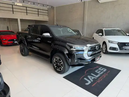 TOYOTA-HILUX-2023