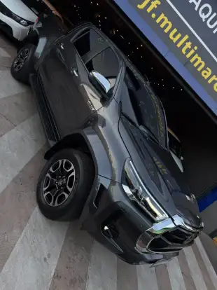 TOYOTA-HILUX-2025