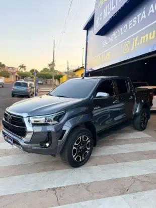 TOYOTA-HILUX-2025